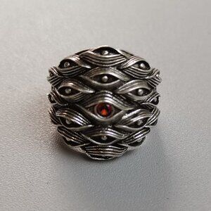 Second-hand women's classic statement rings